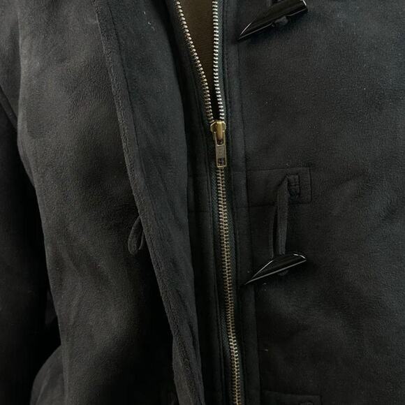 Cozy black faux suede toggle coat with soft sherpa fleece lining and trim - Picture 5 of 8